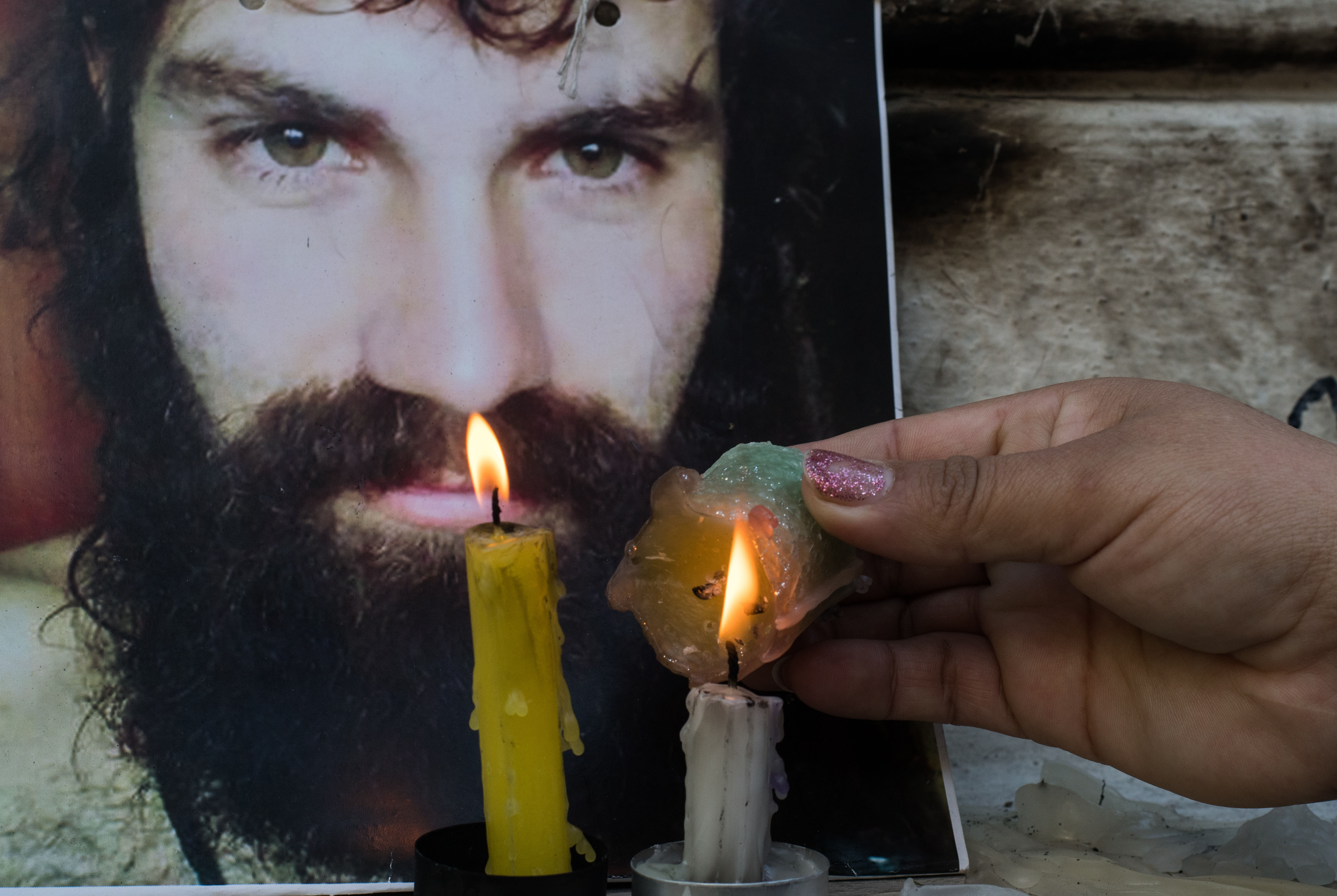 Buenos AiresGran cantidad de gente se acerca a la morgue judicial para rendir su homenaje a Santiago Maldonado, desaparecido y hallado muerto en circusntancias que se busca esclarecer.Foto: Carlos Brigo