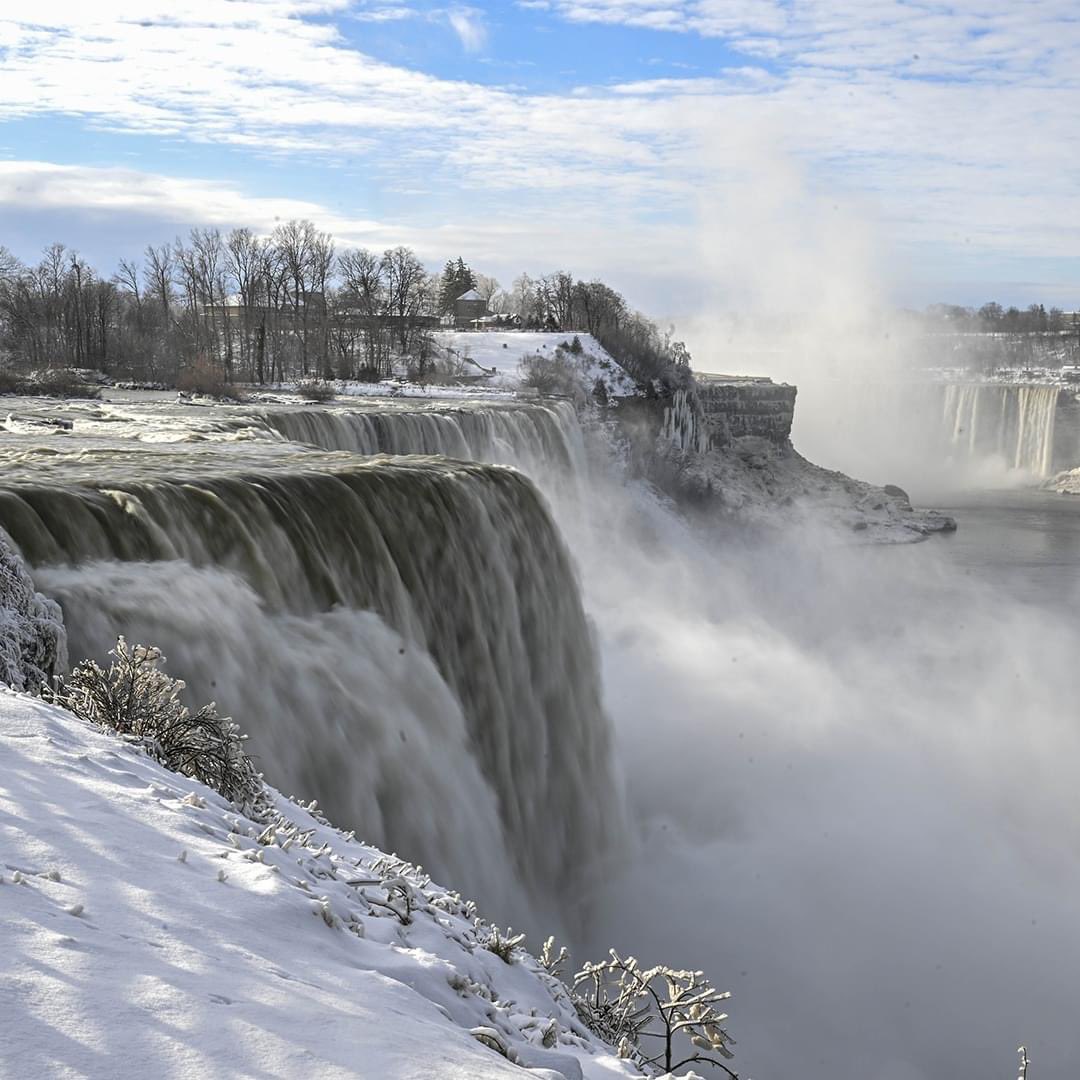 Las Impactantes Imágenes De Las Cataratas Del Niágara Semi Congeladas Por La Ola De Frío En 1825